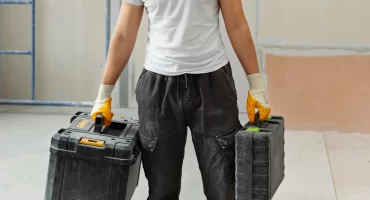 worker-wearing-helmet-medium-shot